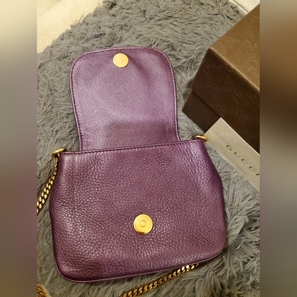 LIKE NEW- Gucci GG Logo Leather Flap Gold Chain shoulder bag - Picture 17 of 17